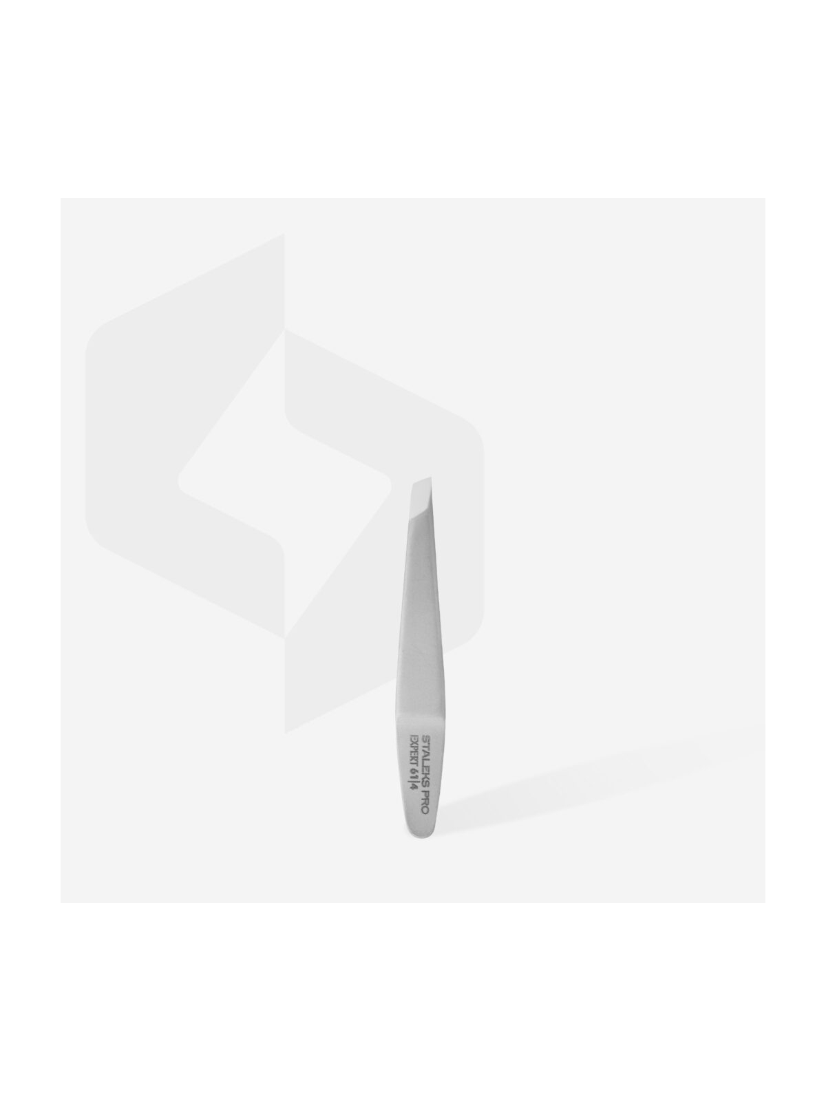 Pęseta do brwi Staleks Pro Expert 61 Typ 4 (wąska skośna) — kup w Janelle Shop